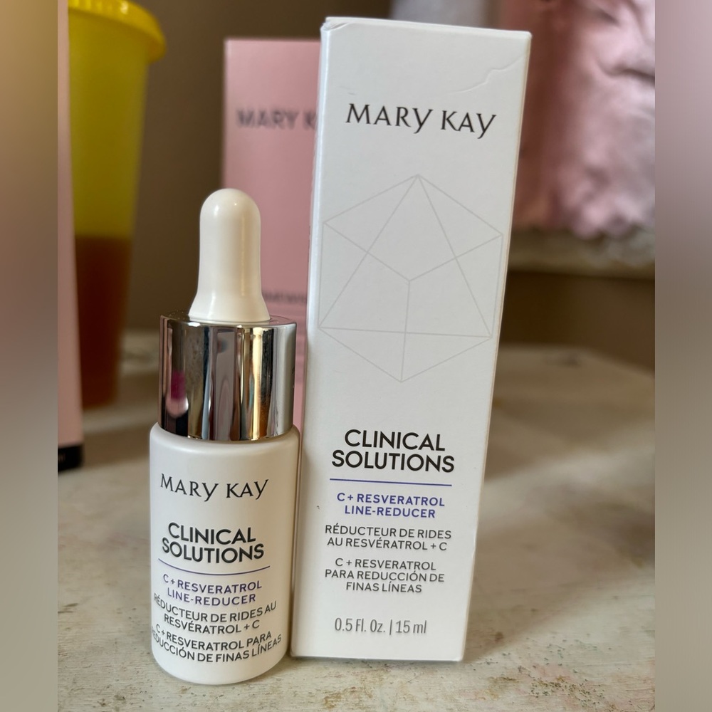 Mary Kay Clinical Solutions C + Resveratrol Line Reducer